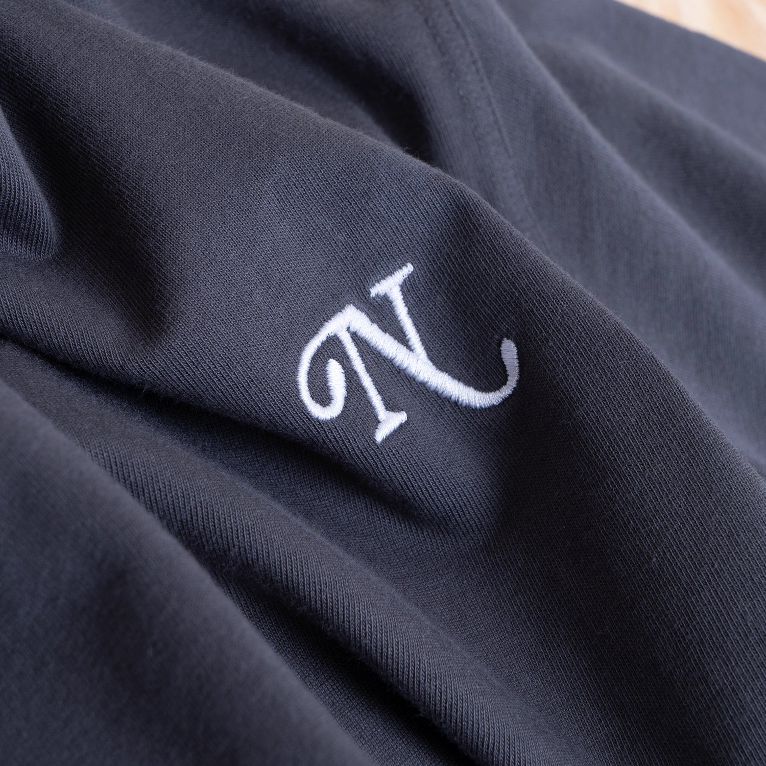 LUXE T-SHIRT - ASPHALT GREY